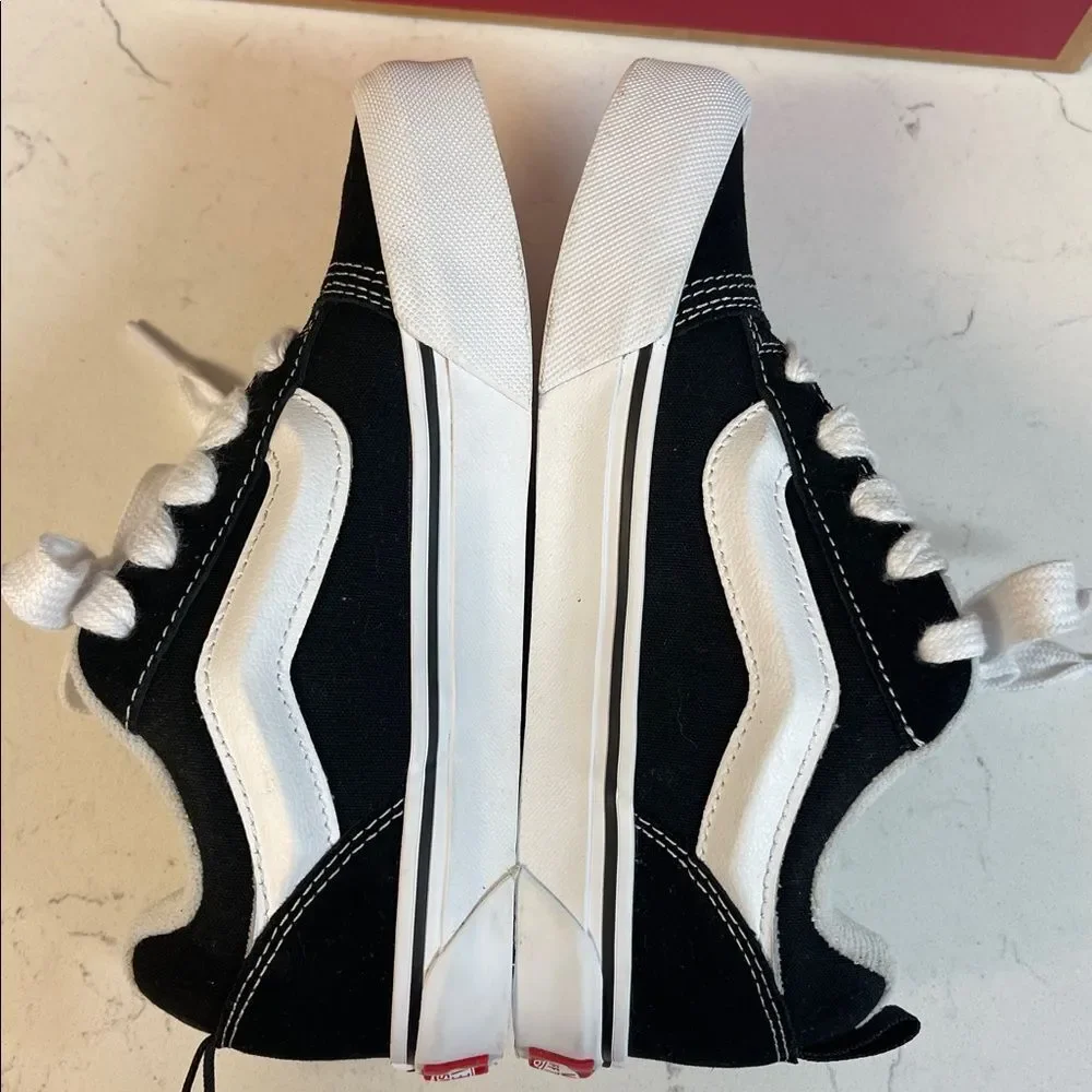 Vans Knu Skool Black and White Sneakers Kids - Youth Size 3
